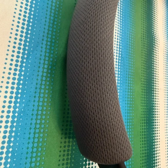 Nintendo Ring Fit Adventure Ring-Con with Red and Blue Joy-Con Artwork - Picture 12 of 16